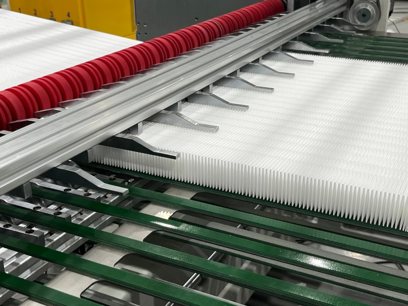 20&ndash;300mm adjustable pleating machine