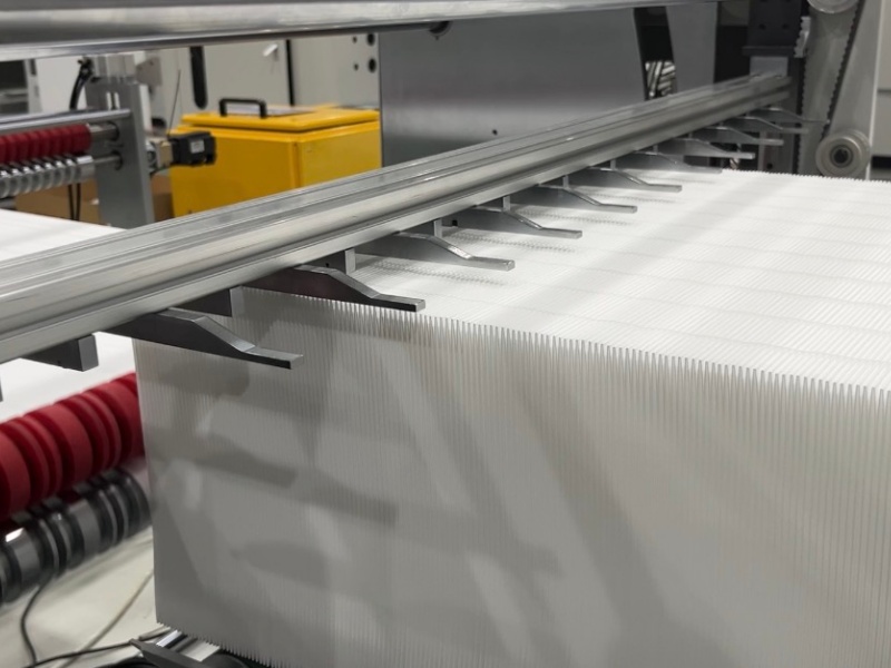 Full auto HEPA mini pleating line